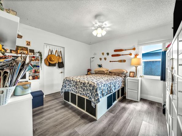 1317 W 61st Pl, Hialeah FL 33012