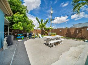 1317 W 61st Pl, Hialeah FL 33012