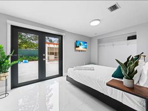 Undisclosed Address #A11888126, Miami FL 33142