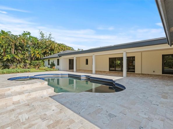 15901 SW 54th Pl, Southwest Ranches FL 33331