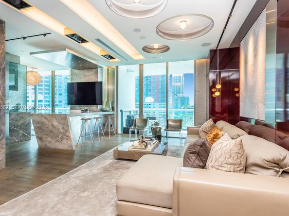 50 S Pointe Dr 905, Miami Beach FL 33139