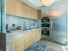 50 S Pointe Dr 905, Miami Beach FL 33139