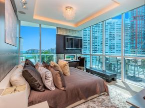 50 S Pointe Dr 905, Miami Beach FL 33139