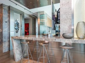 50 S Pointe Dr 905, Miami Beach FL 33139