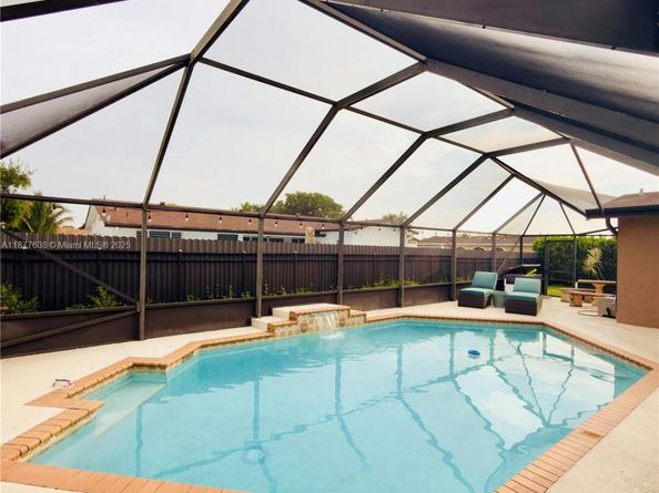 8801 NW 6th St, Pembroke Pines FL 33024