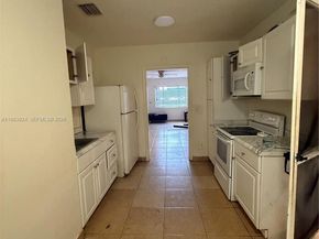 1541 NE 205th Ter, Miami FL 33179