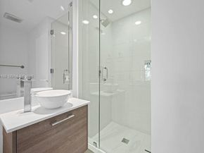 650 NE 32nd St 602, Miami FL 33137