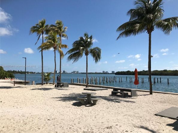 650 NE 64th St G508, Miami FL 33138