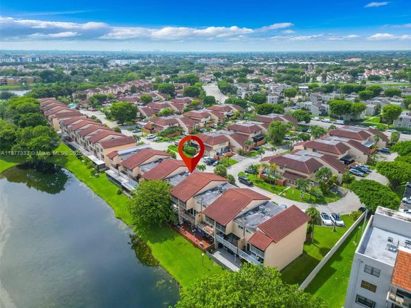 10003 NW 9th St Cir 817, Miami FL 33172