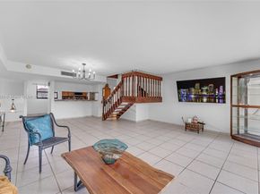 10003 NW 9th St Cir 817, Miami FL 33172