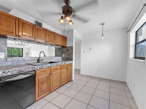 10003 NW 9th St Cir 817, Miami FL 33172