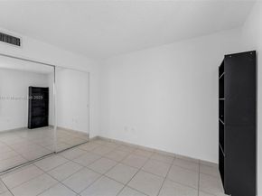 10003 NW 9th St Cir 817, Miami FL 33172