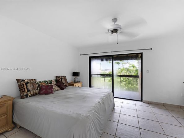 10003 NW 9th St Cir 817, Miami FL 33172