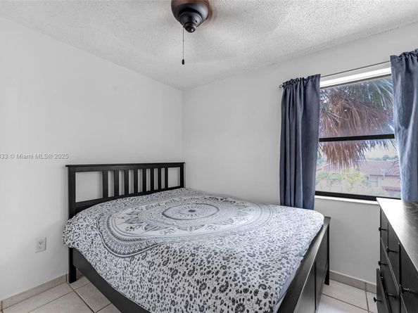 10003 NW 9th St Cir 817, Miami FL 33172