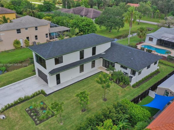 12061 NW 26th St, Plantation FL 33323