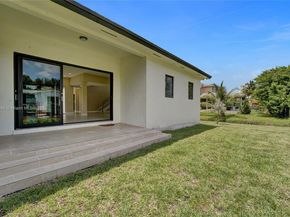 12061 NW 26th St, Plantation FL 33323