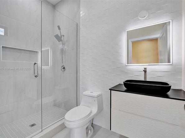 12061 NW 26th St, Plantation FL 33323