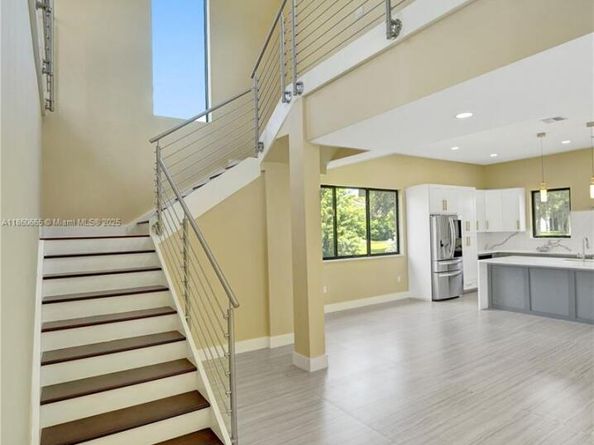 12061 NW 26th St, Plantation FL 33323