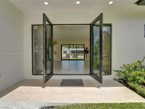 12061 NW 26th St, Plantation FL 33323