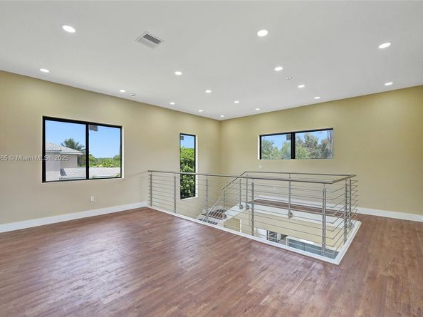 12061 NW 26th St, Plantation FL 33323