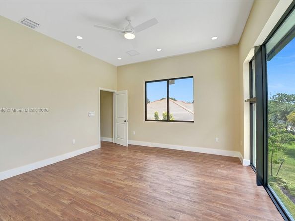 12061 NW 26th St, Plantation FL 33323
