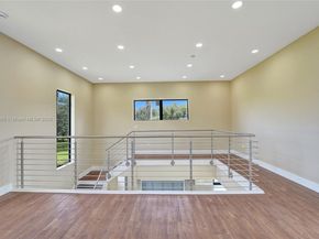 12061 NW 26th St, Plantation FL 33323