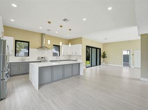12061 NW 26th St, Plantation FL 33323