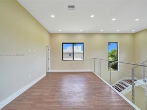 12061 NW 26th St, Plantation FL 33323