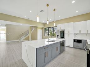 12061 NW 26th St, Plantation FL 33323