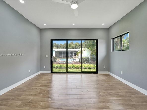 12061 NW 26th St, Plantation FL 33323