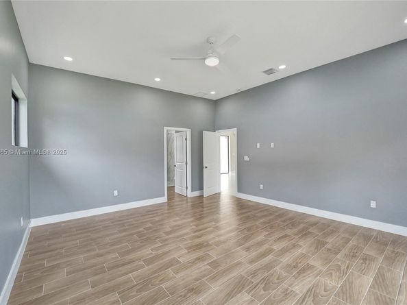 12061 NW 26th St, Plantation FL 33323