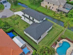 12061 NW 26th St, Plantation FL 33323
