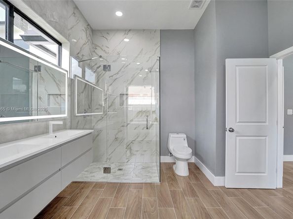 12061 NW 26th St, Plantation FL 33323