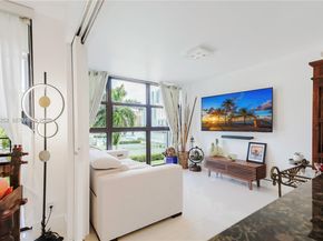 400 Leslie Dr 319, Hallandale Beach FL 33009