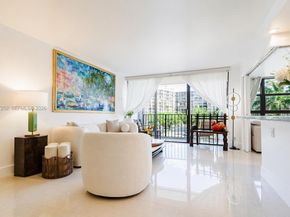 400 Leslie Dr 319, Hallandale Beach FL 33009