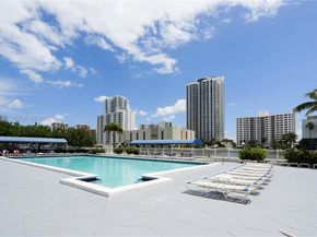 400 Leslie Dr 319, Hallandale Beach FL 33009