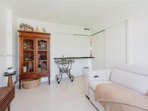 400 Leslie Dr 319, Hallandale Beach FL 33009