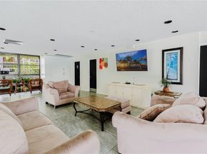 400 Leslie Dr 319, Hallandale Beach FL 33009