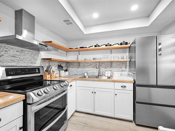 1418 Collins Ave 302, Miami Beach FL 33139