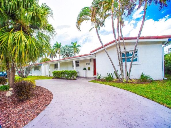 909 N 13th Ct, Hollywood FL 33019
