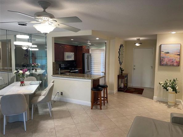 300 NE 14th Ave 303, Hallandale Beach FL 33009