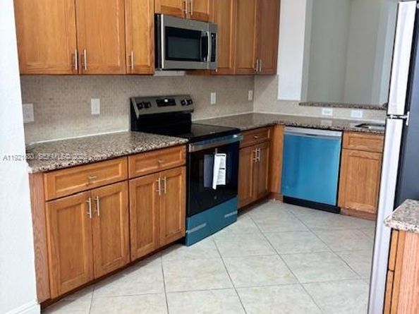 1972 NE 5th St 1972, Boynton Beach FL 33435