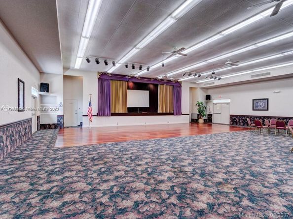 7431 NW 1st St 407, Margate FL 33063