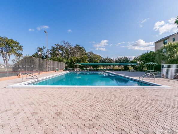 7431 NW 1st St 407, Margate FL 33063