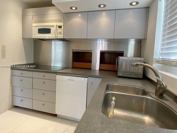 1890 Brickell Ave 4, Miami FL 33129