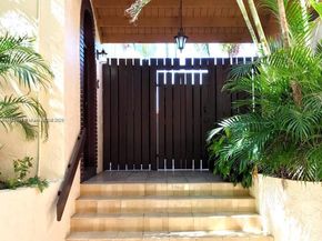 1890 Brickell Ave 4, Miami FL 33129