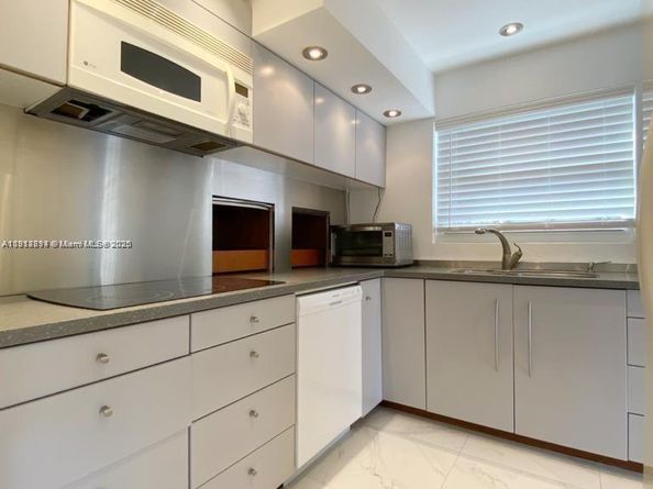 1890 Brickell Ave 4, Miami FL 33129