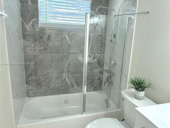 124 Harvard Rd, West Park FL 33023
