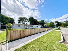 124 Harvard Rd, West Park FL 33023
