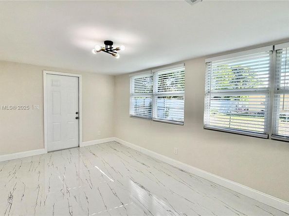 124 Harvard Rd, West Park FL 33023